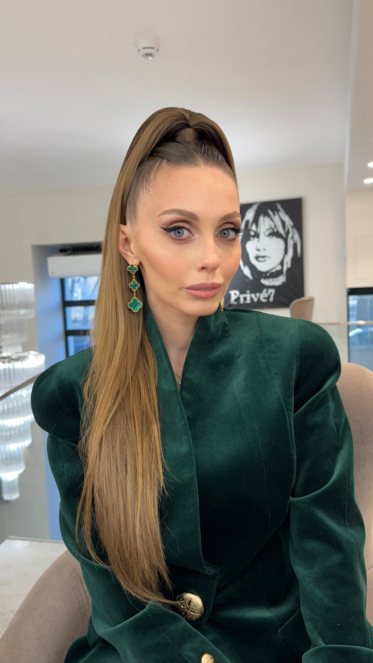 Прическа вечерняя